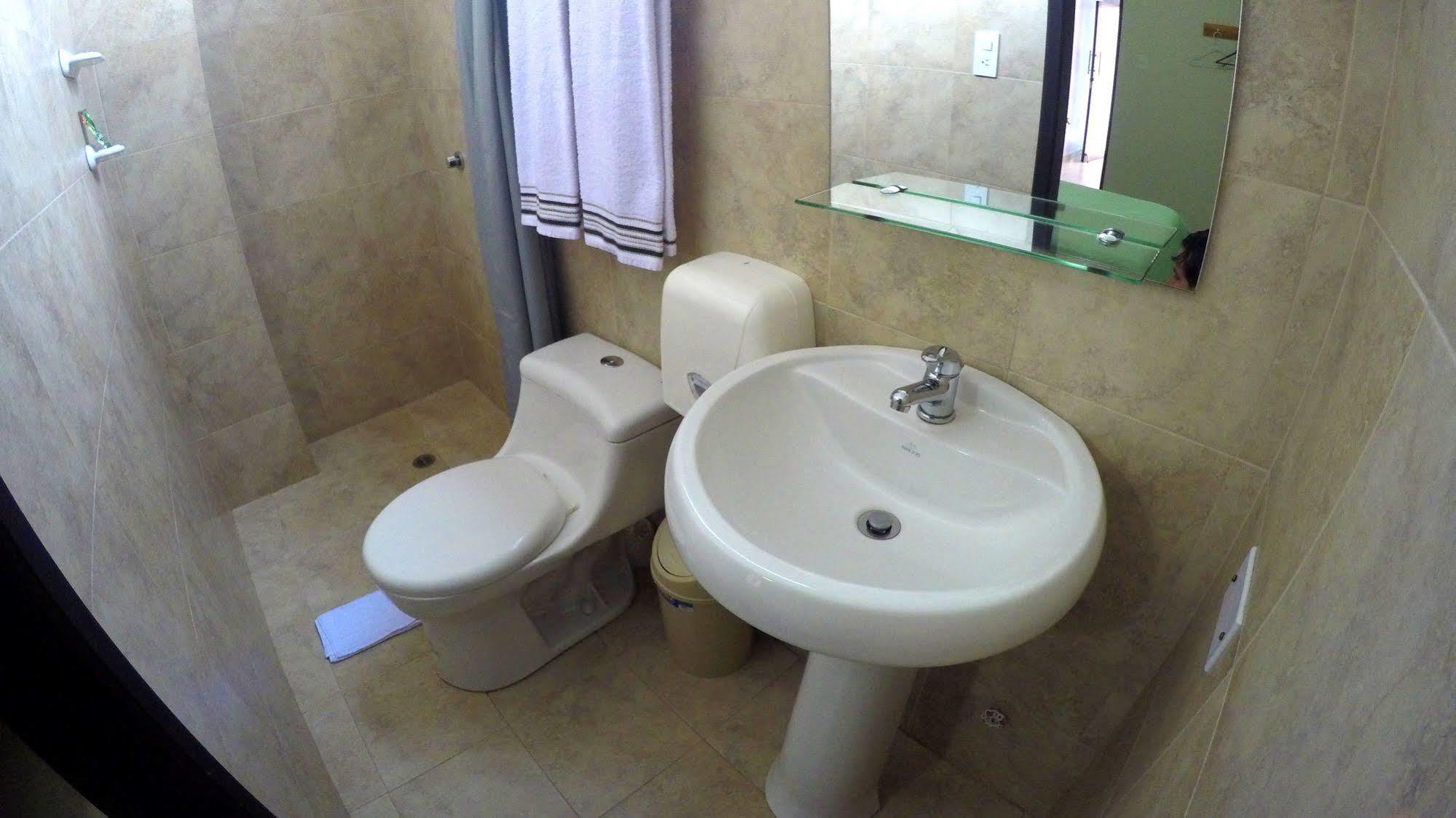 Dc Suites Aeropuerto Guayaquil Buitenkant foto